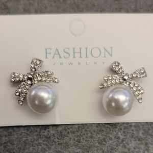 Elegant Silver Pearl Earrings